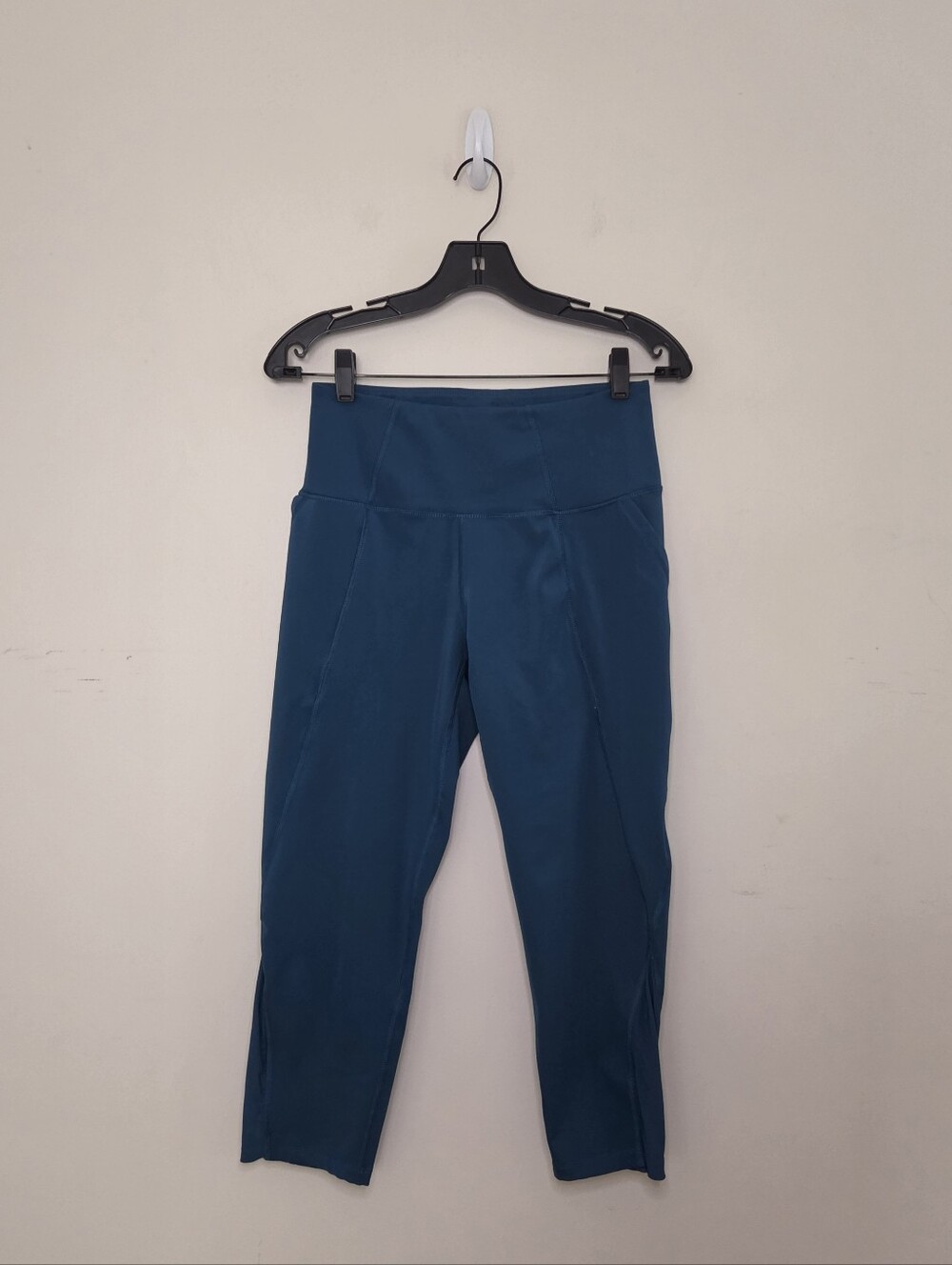 Women's Layer 8 Cropped Teal Athletic Leggings Sz Medium